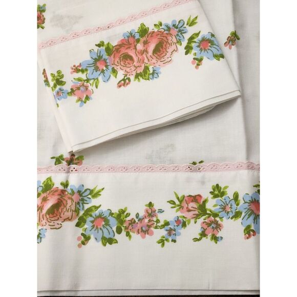 New Vintage Tastemaker Muslin Pillowcases Lace Trimed Floral - Picture 2 of 5